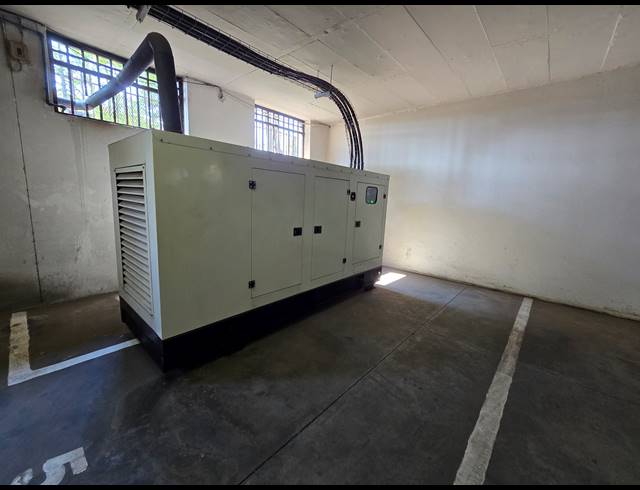 4,076M² OFFICE FOR SALE IN BRYANSTON